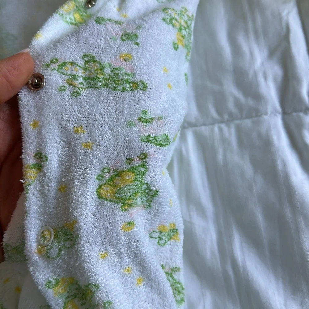 Vintage nursery rhyme sz m / 6-12 months Yellow White clown Print Kids One Piece